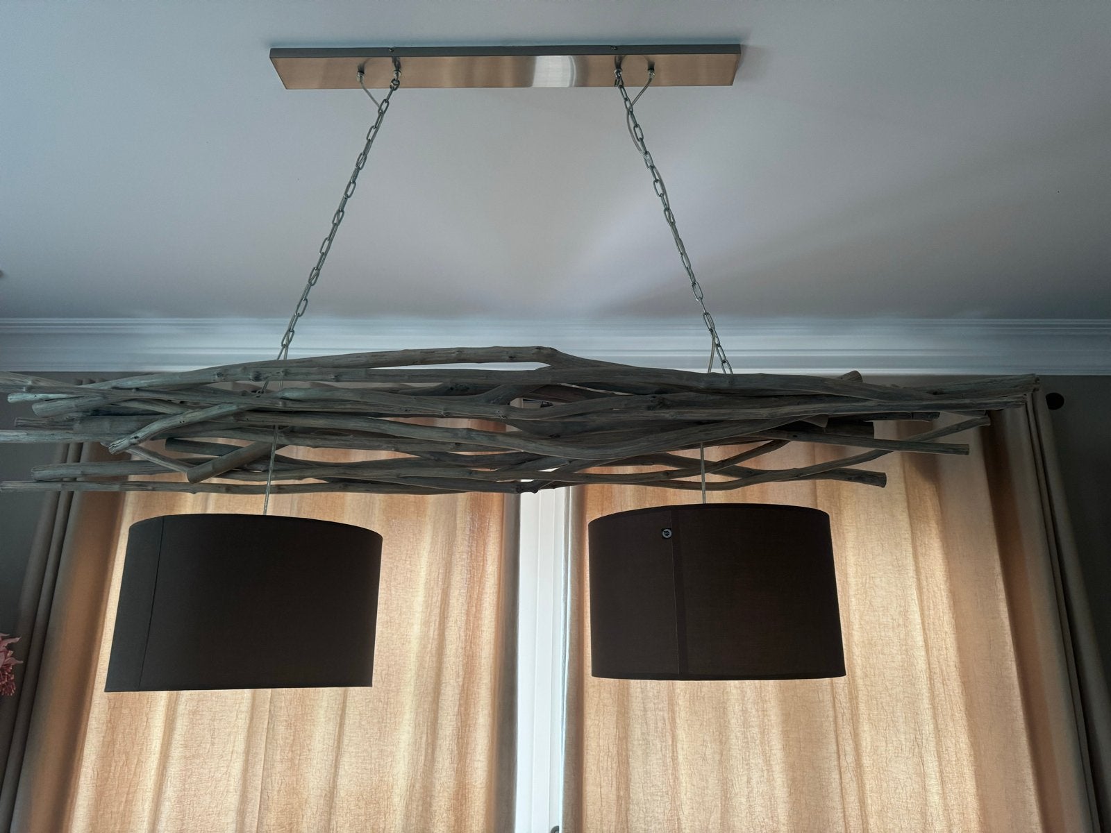 Unieke hanglamp van drijfhout met twee kappen, Ophalen of Verzenden, Zo goed als nieuw, Hout, E27 (groot)