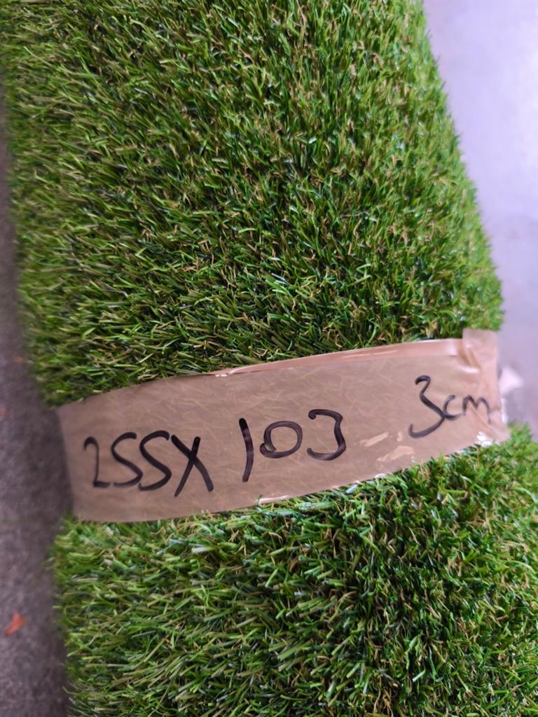 Kunstgras nieuw 255x103 cm , 3 cm hoog, Tuin en Terras, Gras en Kunstgras, Ophalen, Nieuw, Minder dan 10 m², Kunstgras