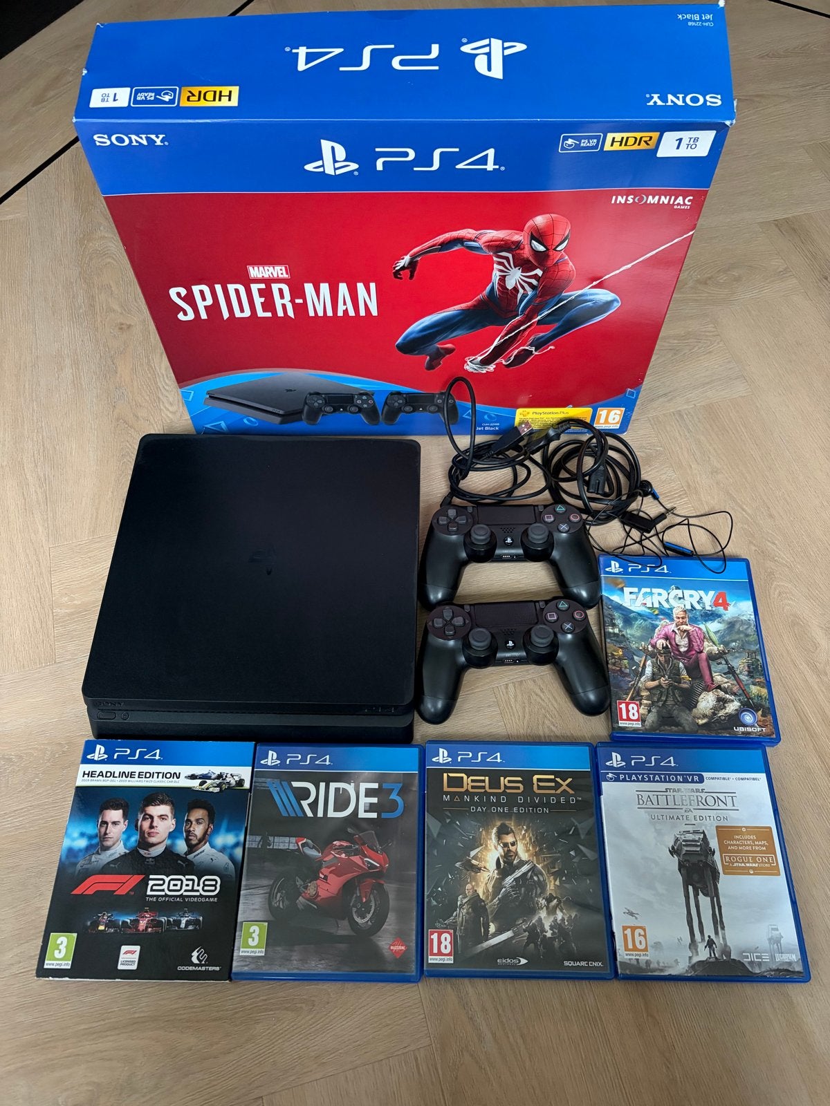 PS4 Slim 1TB met 2 controllers en 5 spellen, Spelcomputers en Games, Ophalen, Gebruikt, Vanaf 18 jaar, Overige genres