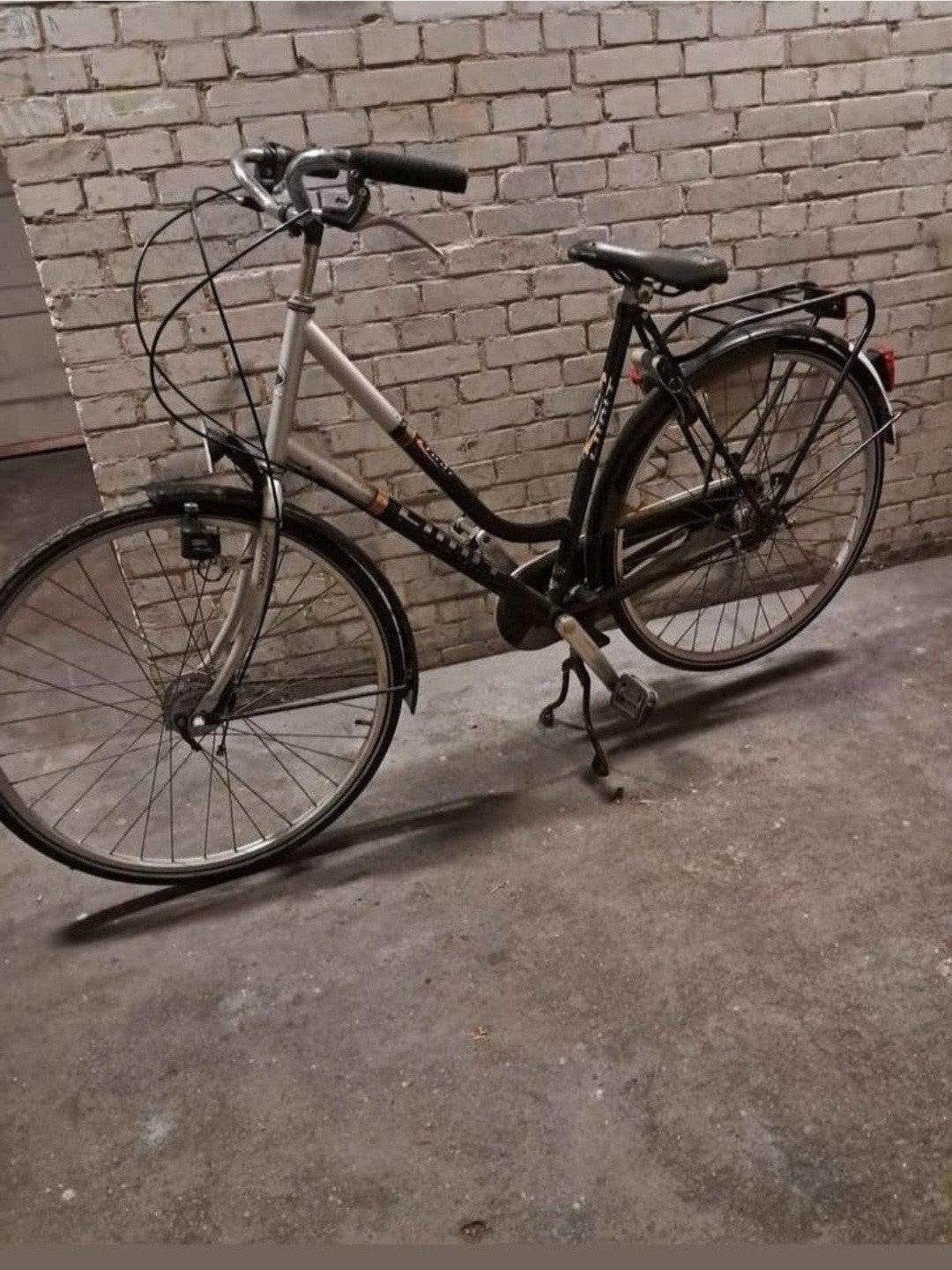 Te koop, Limit merk fiets 28 maat met 3 versnellingen., Ophalen