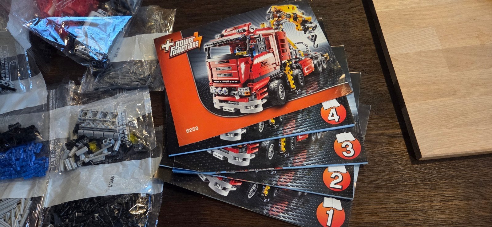 LEGO Technic 8258 Kraanwagen met powerfuncties en led, Ophalen of Verzenden, Zo goed als nieuw, Overige merken