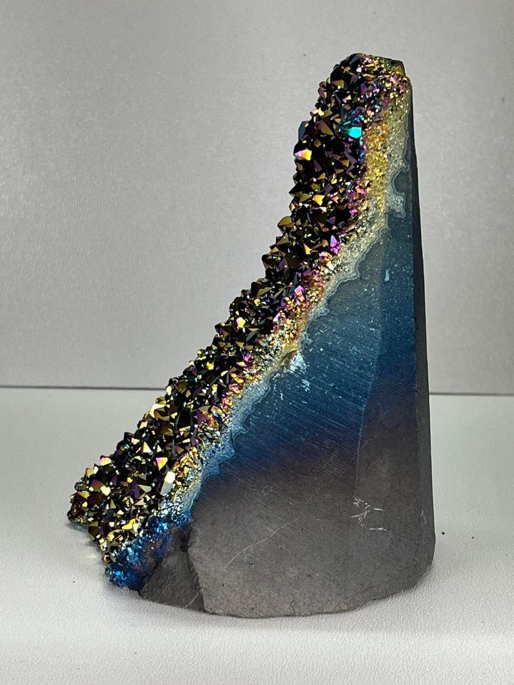 Titanium rainbow kwarts cluster, Verzamelen, Ophalen of Verzenden, Mineraal