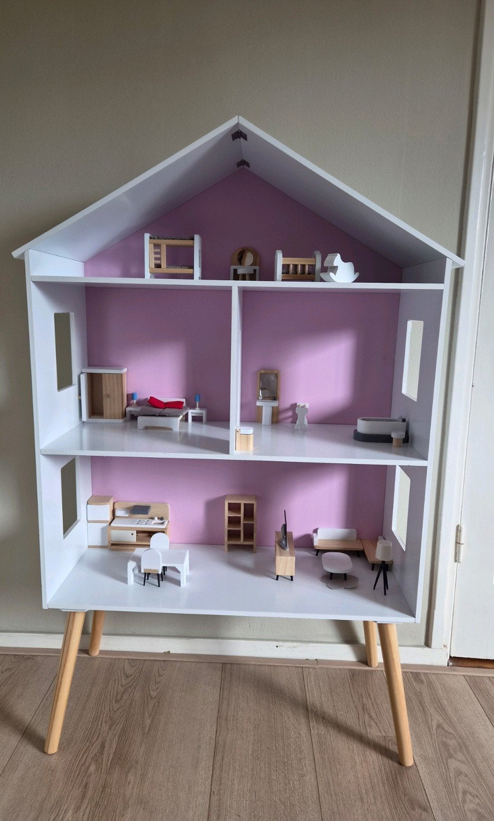 Bandits and Angels Poppenhuis met meubels, Ophalen, Zo goed als nieuw, Poppenhuis