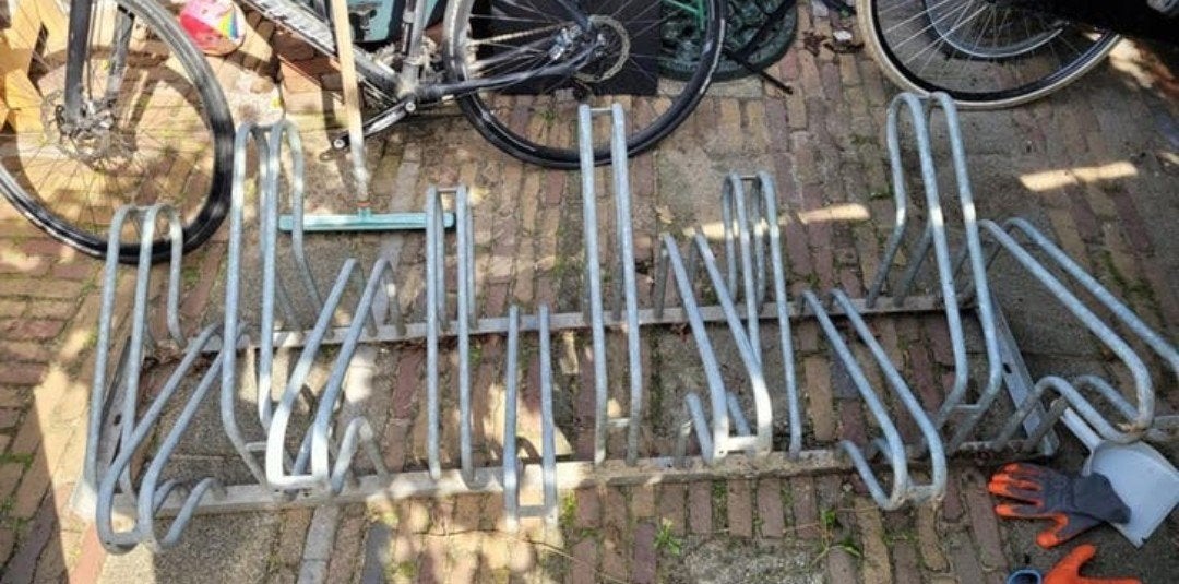 Fietsenrek voor 12 fietsen - Gegalvaniseerd staal, Fietsen en Brommers, Fietsaccessoires | Fietsenrekken, Gebruikt, Ophalen