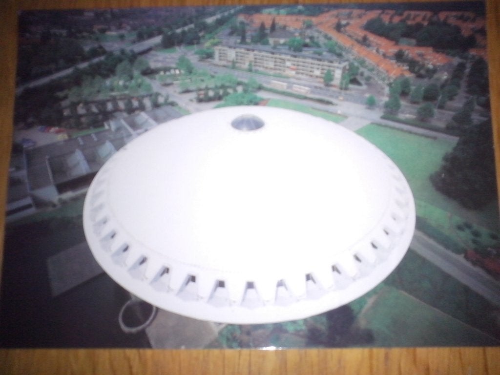 3x ansichtkaarten Philips Evoluon Eindhoven, o.a. luchtfoto, Verzamelen, Ansichtkaarten | Themakaarten, Ongelopen, 1980 tot heden
