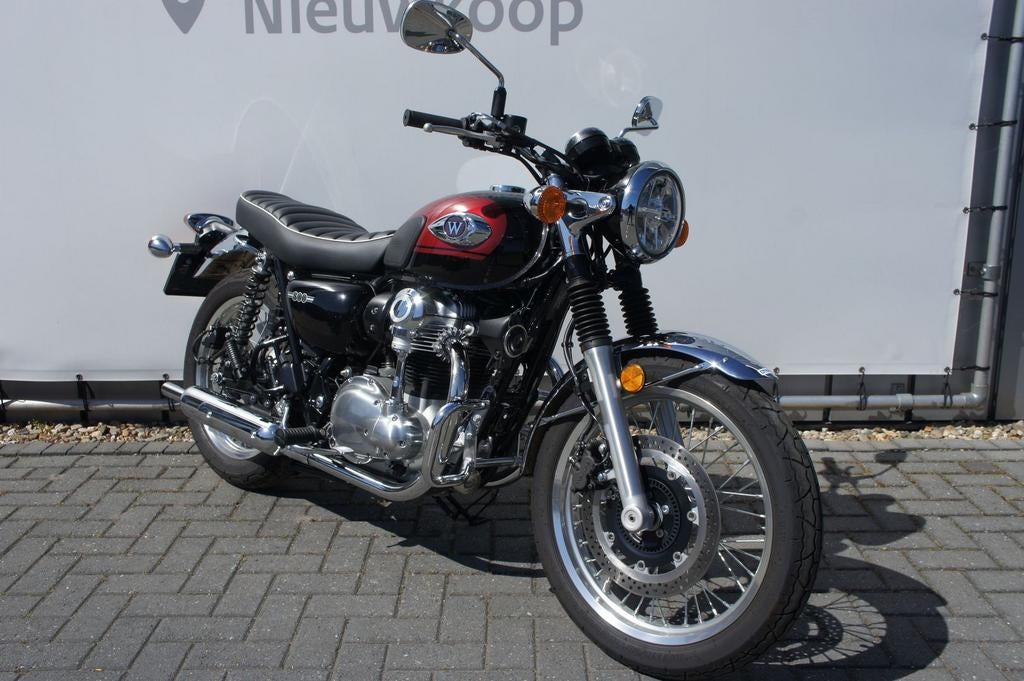 KAWASAKI W800 (bj 2024) 2,105 km, Motoren, Motoren | Kawasaki, 2 cilinders, Bedrijf, Onbekend, KAWASAKI