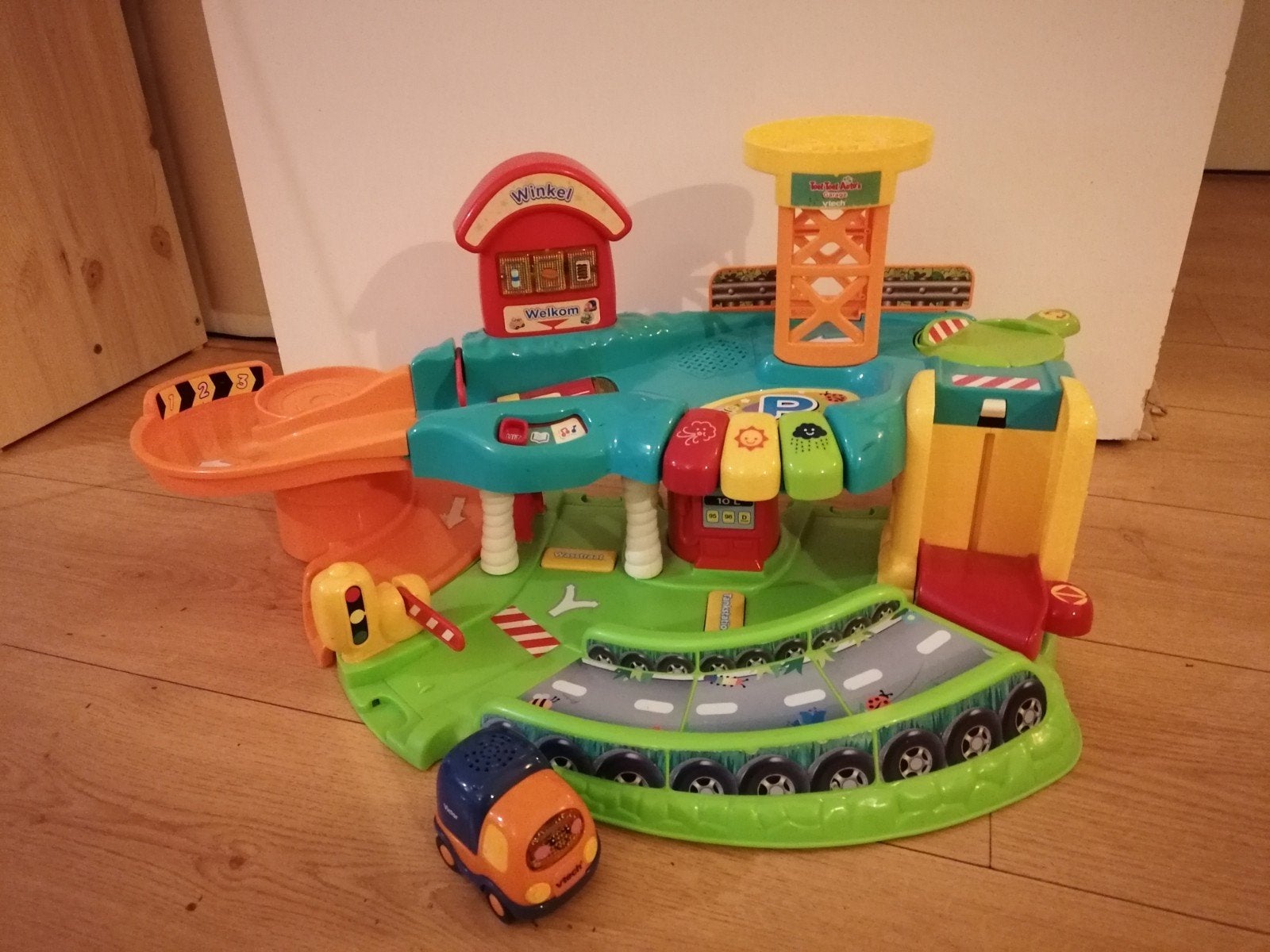 toet toet garage, Ophalen, Gebruikt, 2 tot 4 jaar