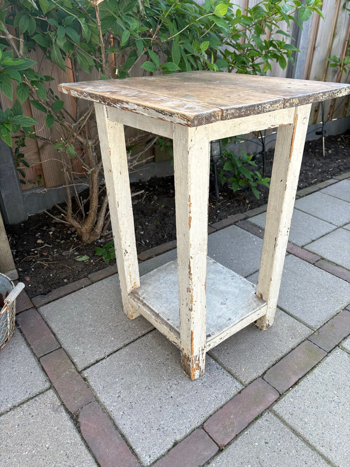 Vintage houten bijzettafel met patina, Antiek en Kunst, Antiek | Meubels | Tafels, Ophalen