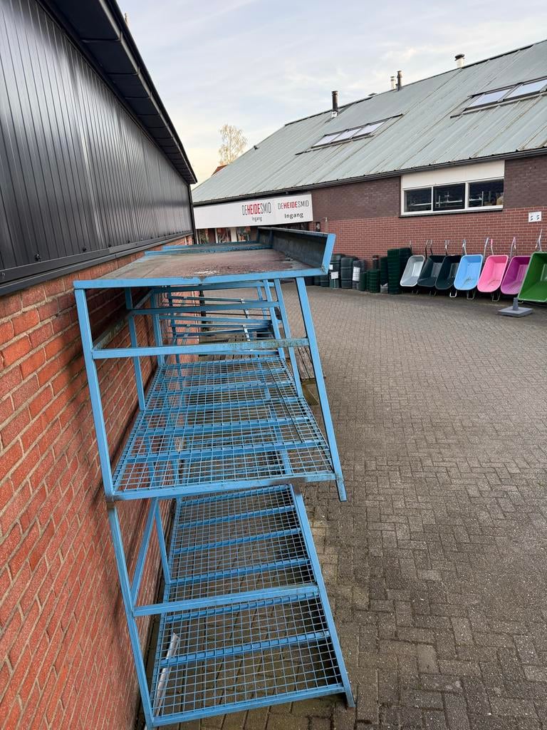 Metalen stelling licht blauw, Ophalen, Bekaert, Info@heidesmid.nl, Halle