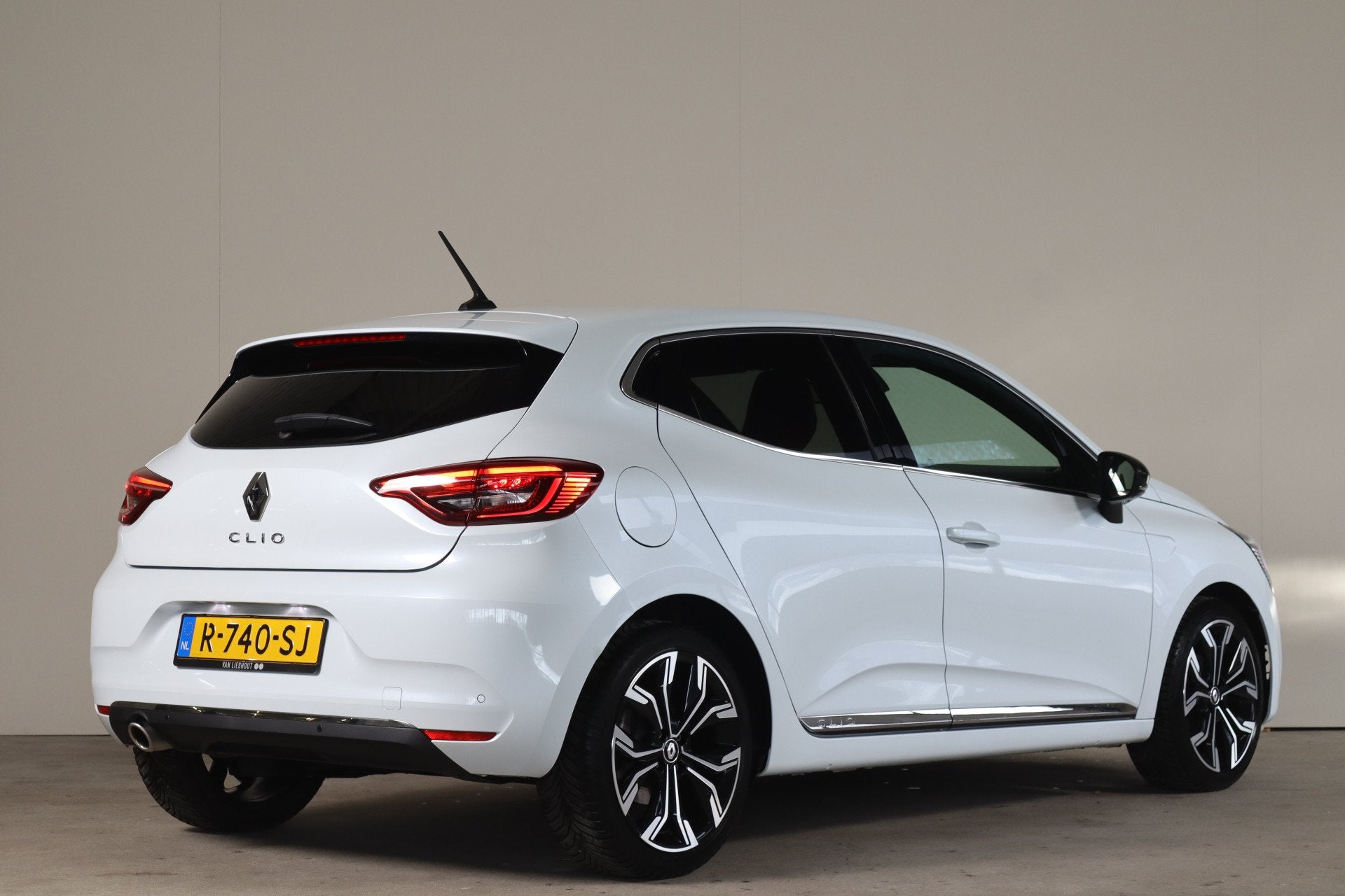 Renault Clio 1.0 TCe 90 Techno Camera I Keyless E+S I Apple, Auto's, Gebruikt, Euro 6, Leder en Stof, Bedrijf