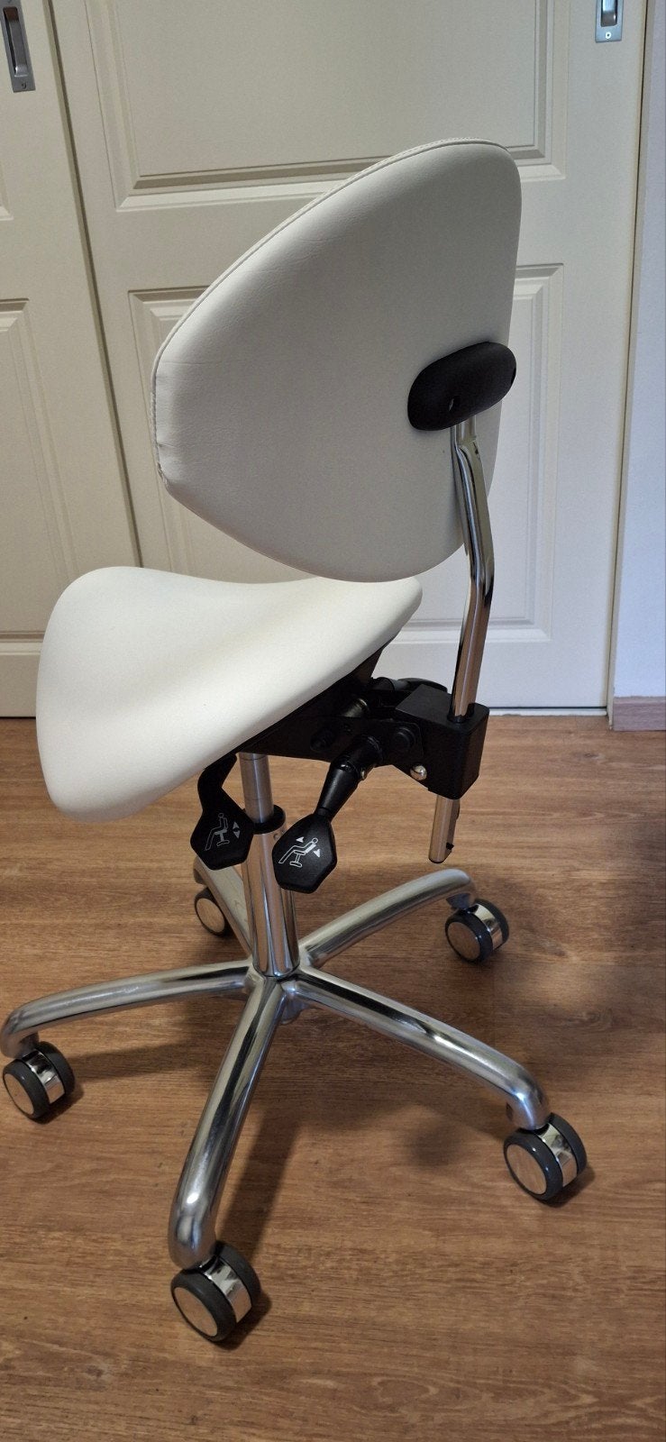Tabouret 2024 - In hoogte en rugleuning verstelbaar, Ophalen, Ergonomisch, Zo goed als nieuw, Wit