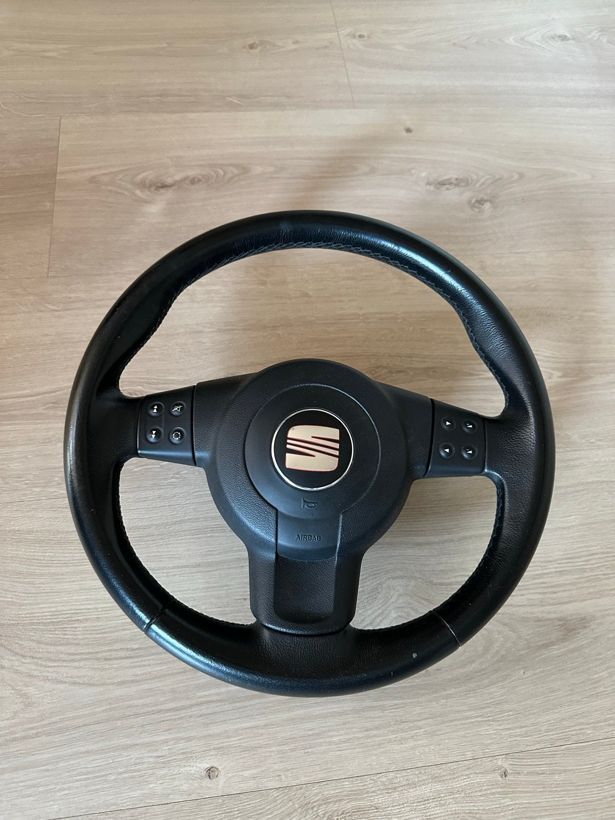Stuurwiel Seat Leon 1P met Airbag - Gebruikt, Auto-onderdelen, Besturing, Ophalen of Verzenden, Gebruikt, Seat