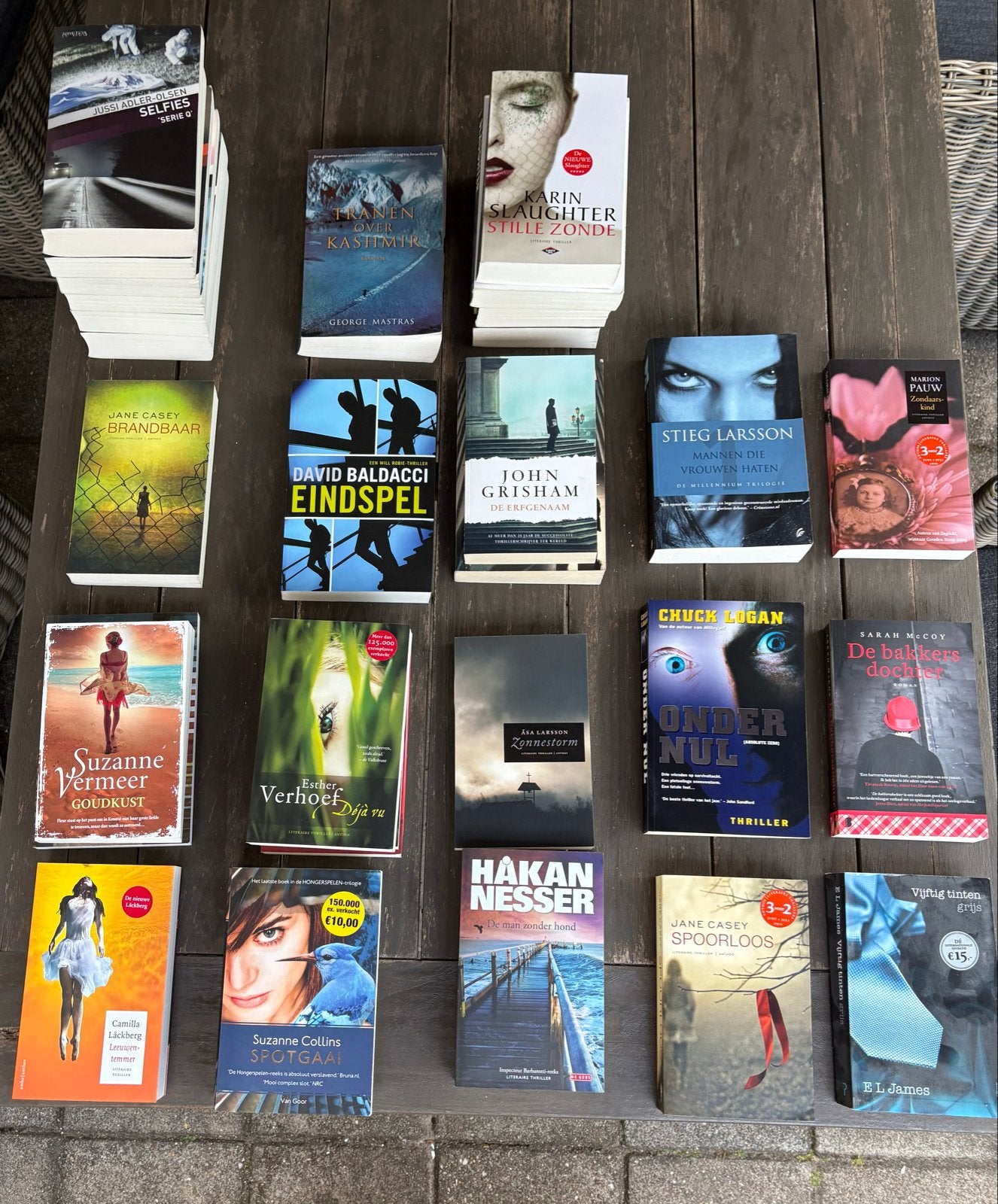 Set van 31 boeken van populaire auteurs - thrillers, Ophalen, Zo goed als nieuw, Nederland