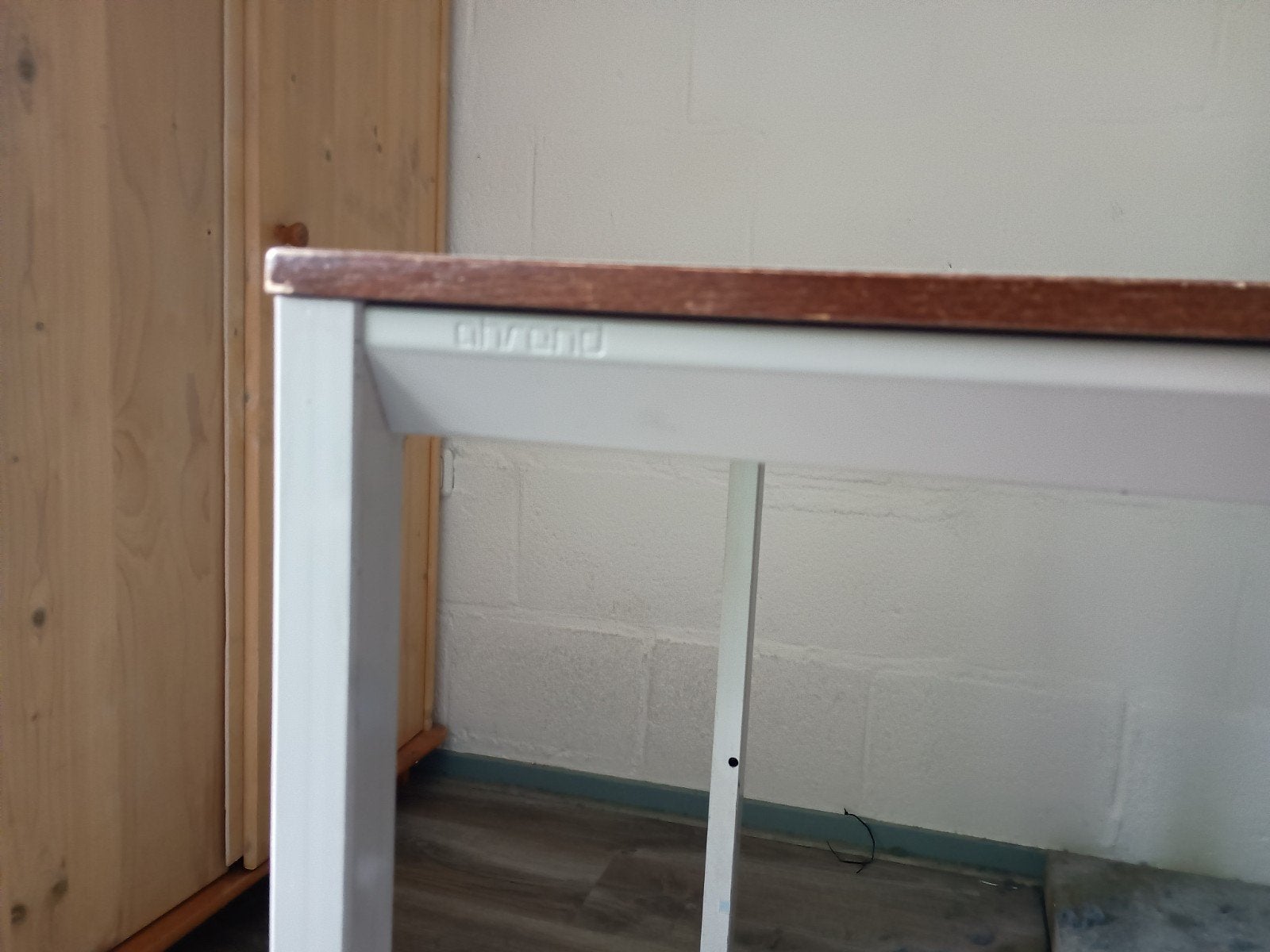 Foto 3 van Stevige Ahrend Tafel/bureau 140x75