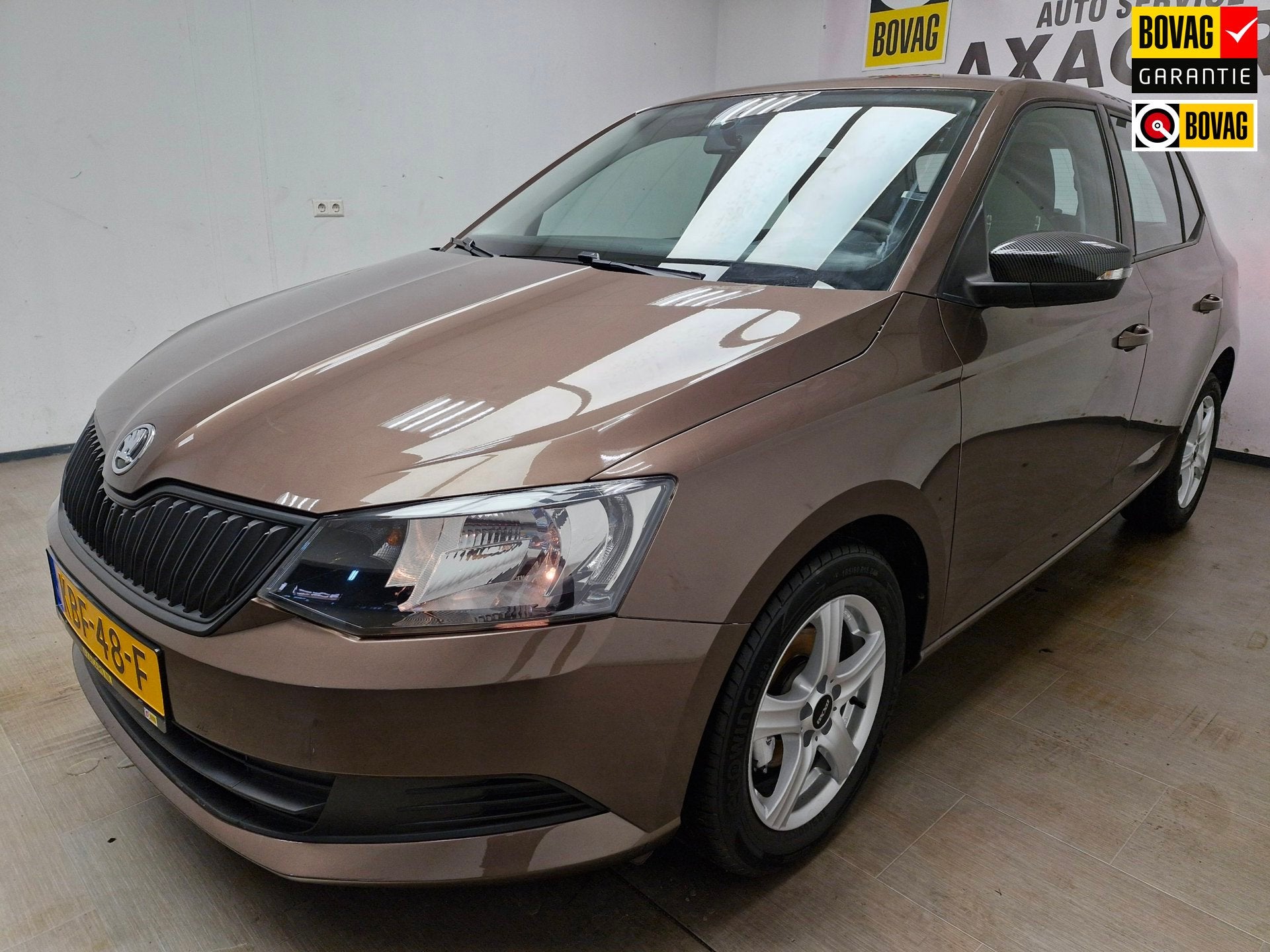 Skoda FABIA 1.0 Active KM GARANTIE ! BOVAG GARANTIE ! NIEUWE, Auto's, Dealer onderhouden, Euro 6, 540 kg, Bruin