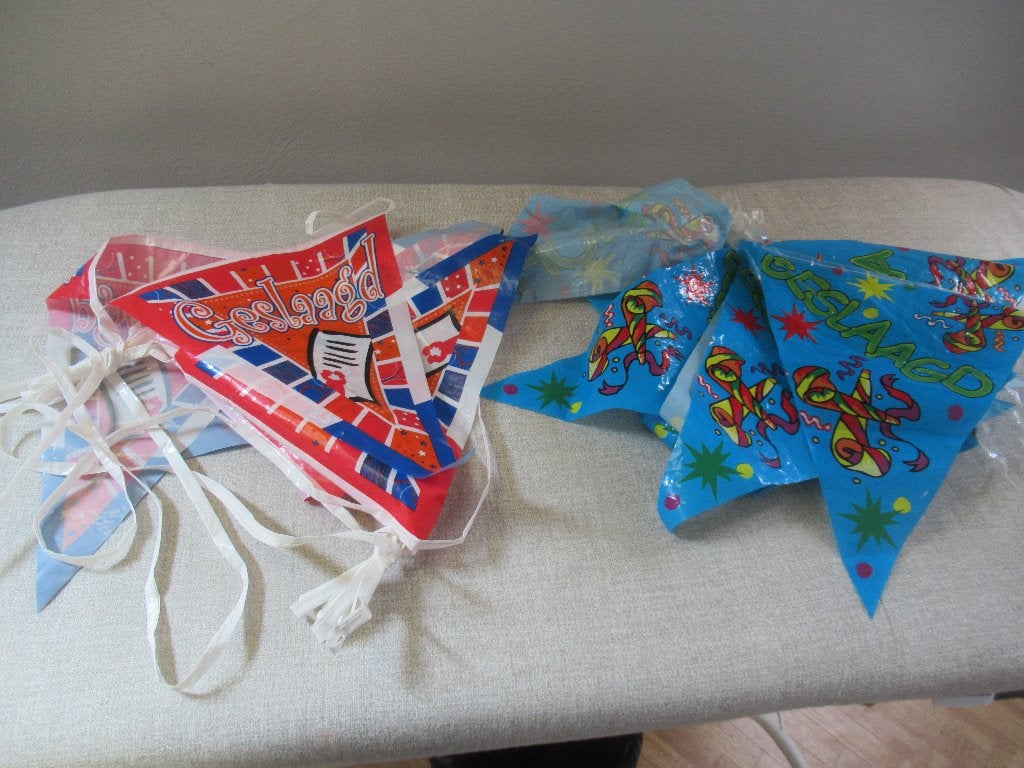 2 x VLAGGENLIJNEN "GESLAAGD" / feest / examen, Ophalen of Verzenden, Zo goed als nieuw, Versiering, Overige