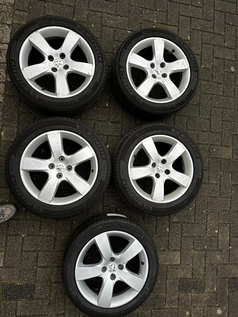 17" Peugeot Velgen met Michelin Banden - 5 stuks, Auto-onderdelen, Ophalen, Gebruikt, Banden en Velgen, 17 inch