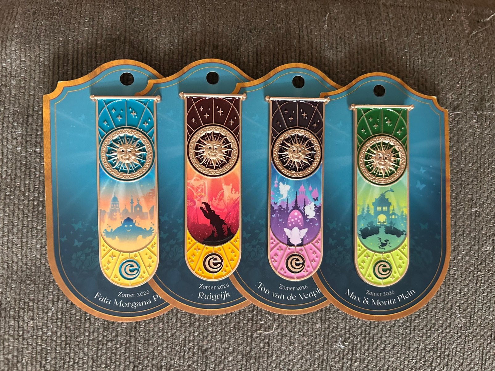 Efteling zoner pin set, Verzamelen, Efteling, Ophalen, Zo goed als nieuw, Button of Speldje