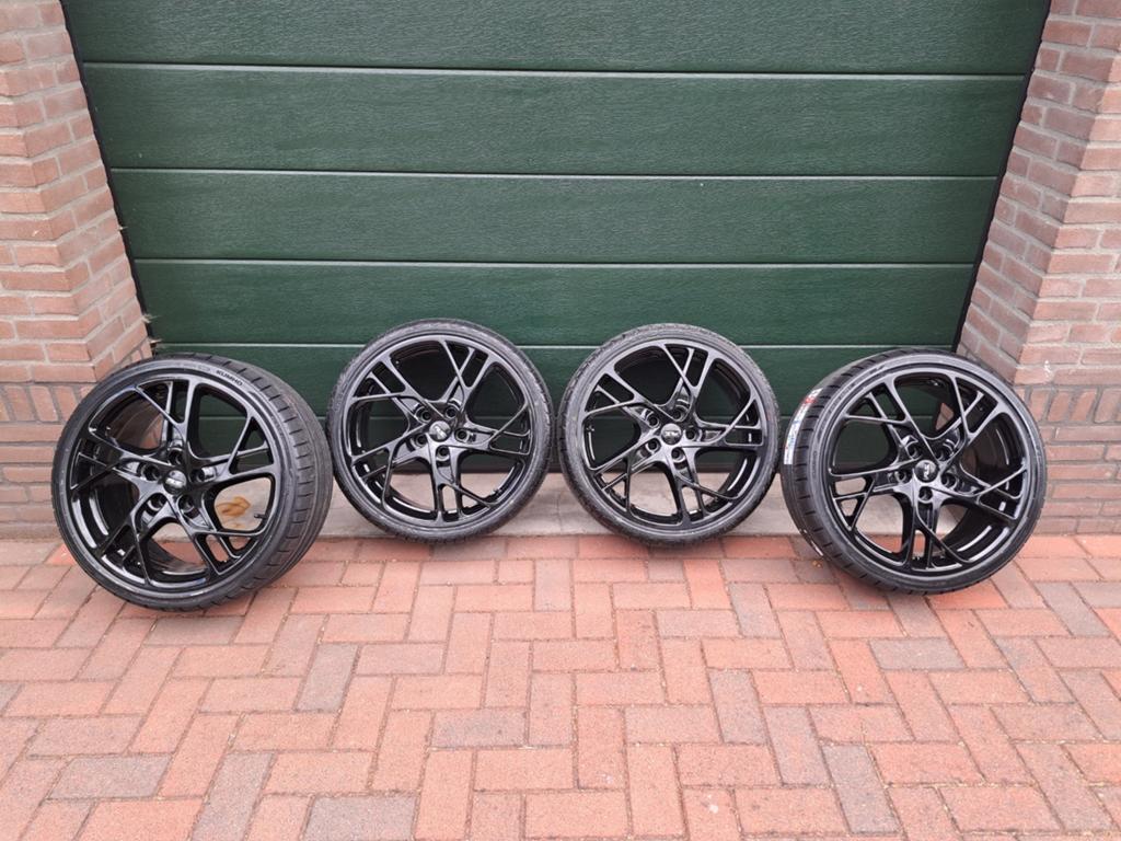 Origineel renault megane rs steev velgen 19 inch 5x114.3, Auto-onderdelen, 245 mm, Banden en Velgen, Nieuw, Zomerbanden