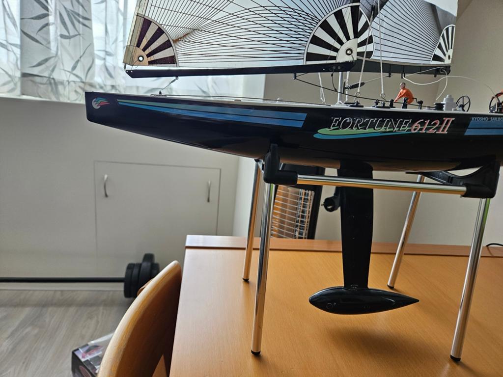 Kyosho Fortune 612II RC Zeilboot Model, Hobby en Vrije tijd, Modelbouw | Boten en Schepen, Ophalen