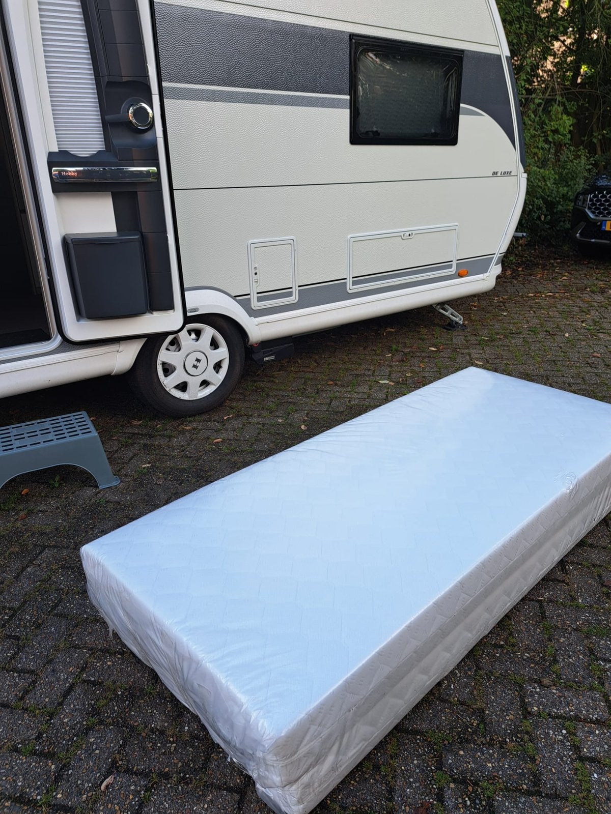 2 NIEUWE matrassen HOBBY caravan, Ophalen, Nieuw