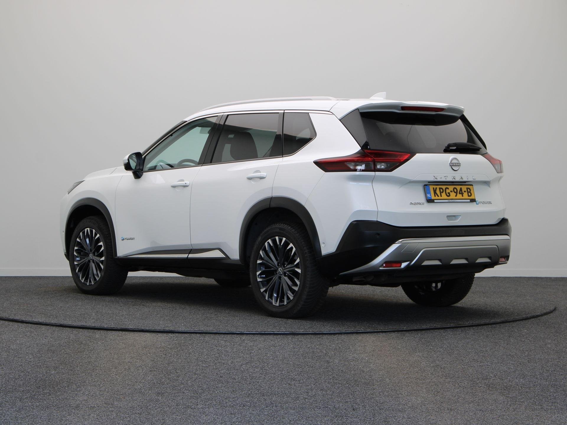 Nissan X-Trail 1.5 e-4orce Tekna 4WD | Leder | Stoel & Stuur, Auto's, Nissan, Automaat, Dealer onderhouden, 1497 cc, 2 kWh