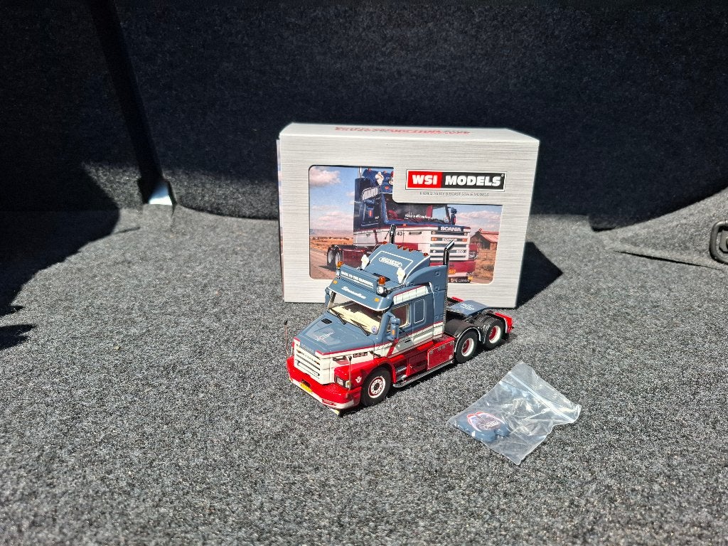 WSI Scania 143 Toredo van T hart Back to the Oldskool, Hobby en Vrije tijd, Modelauto's | 1:50, Ophalen of Verzenden, Zo goed als nieuw