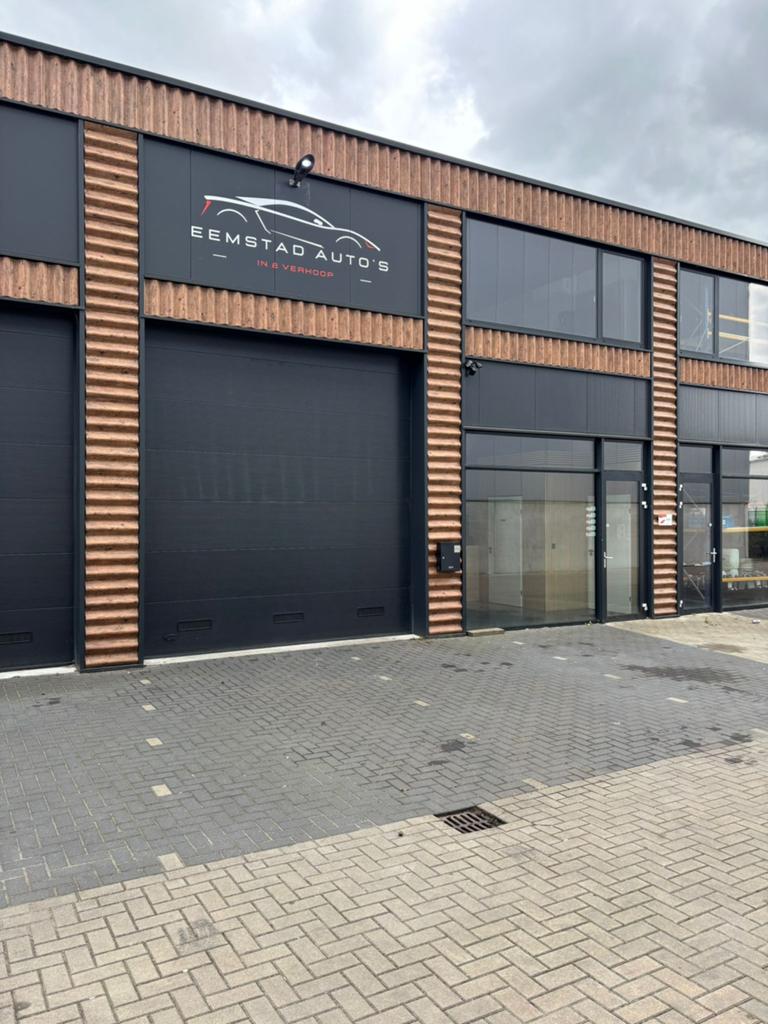 Te koop: ruime autoshowroom / bedrijfsruimte — Amersfoort, Bedrijfsruimte