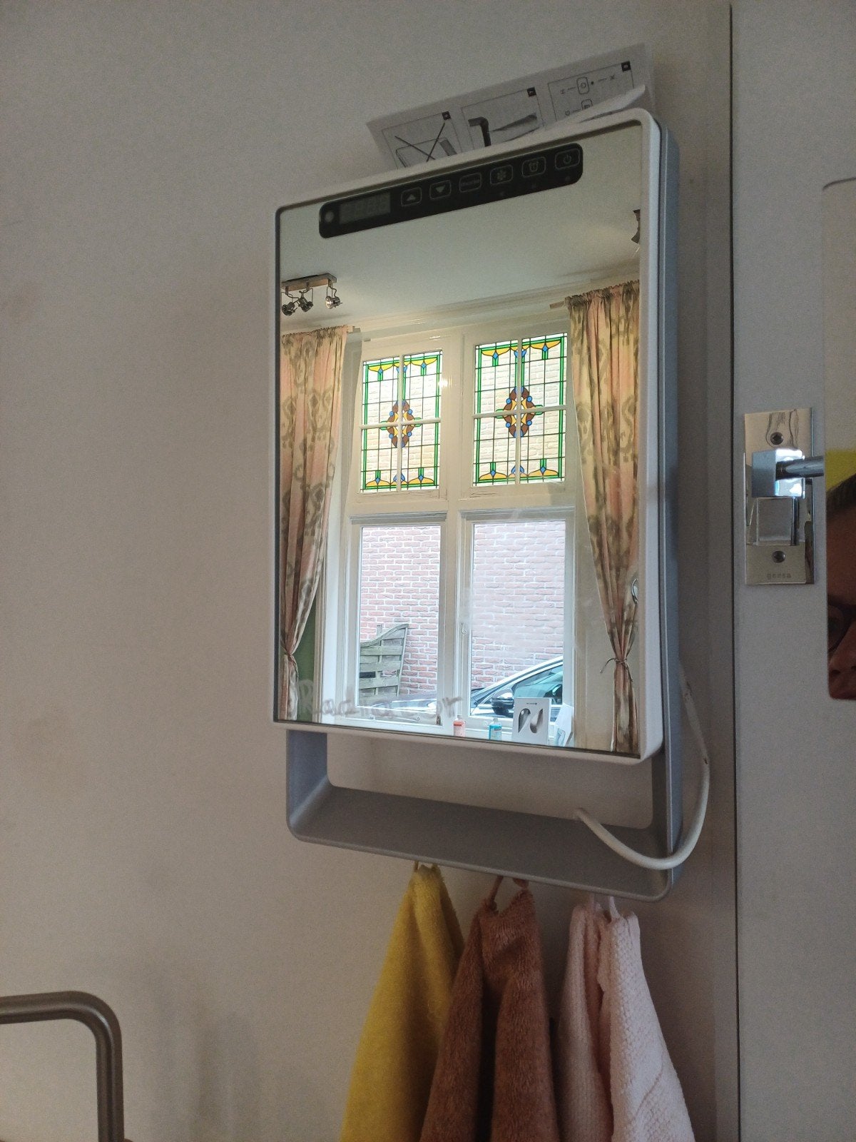 Compacte elektrische radiator met spiegel en handdoekrek, Ophalen, Radiator, Nieuw, Minder dan 60 cm