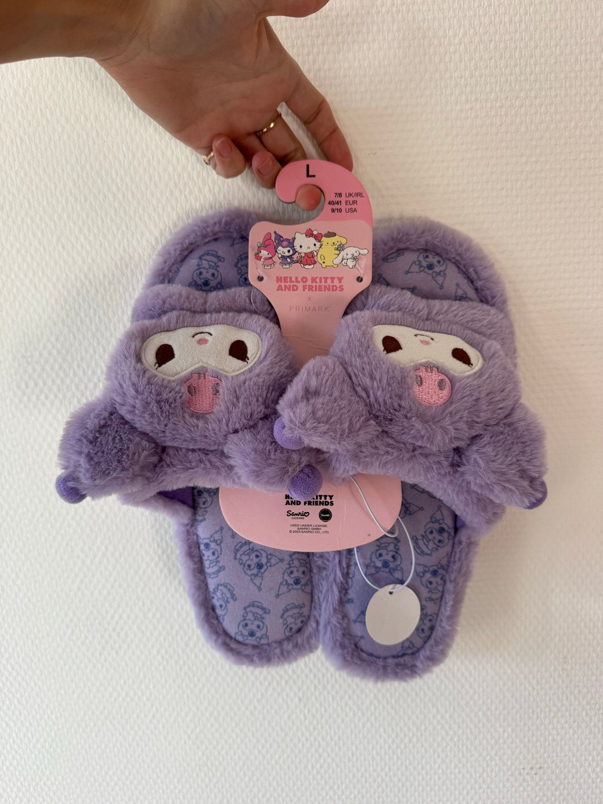 Nieuwe Primark Sanrio Hello Kitty Slippers Maat L (40/41), Overige kleuren, Nieuw, Ophalen of Verzenden, Pantoffels of Sloffen