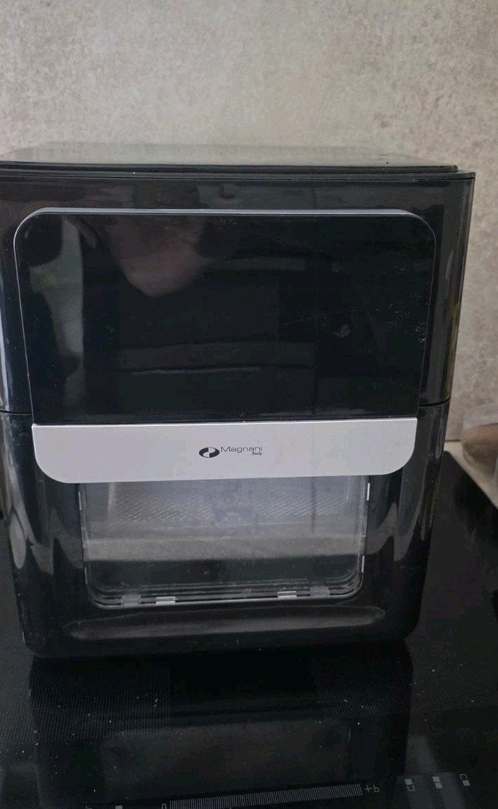Magnani Airfryer - Zwart met zilveren accenten, Ophalen, Zo goed als nieuw, Airfryer, 1000 t/m 1499 gram
