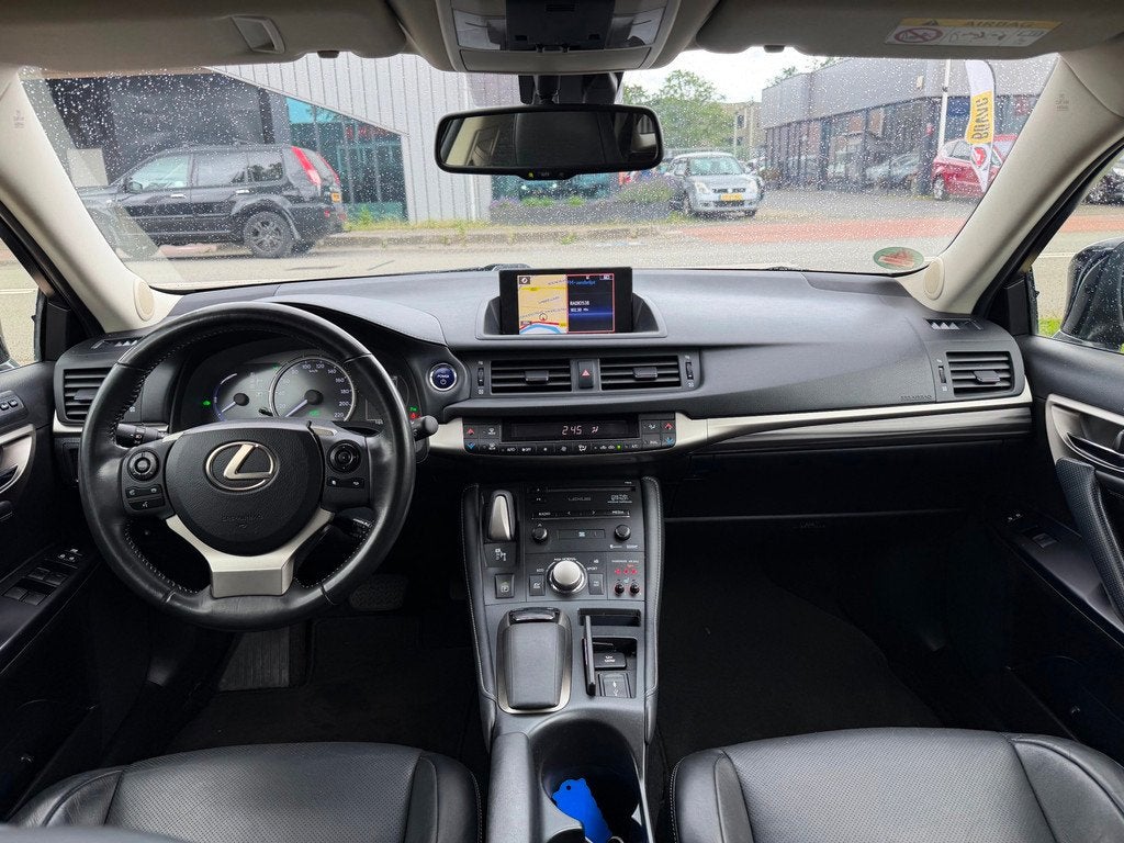 Lexus CT 200h Luxury Line Aut/Leer/Navi/Cruise/Xzenon/stoelv, Auto's, Lexus, Gebruikt, Euro 6, 4 cilinders, Zwart