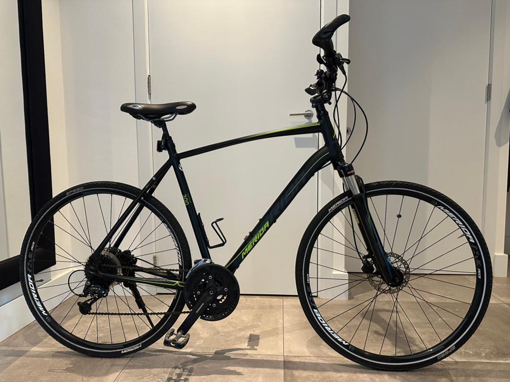 Merida Crossway 300 -Zeer nette staat - Hybrid trekkingfiets, Ophalen of Verzenden, Zo goed als nieuw, Meer dan 20 versnellingen