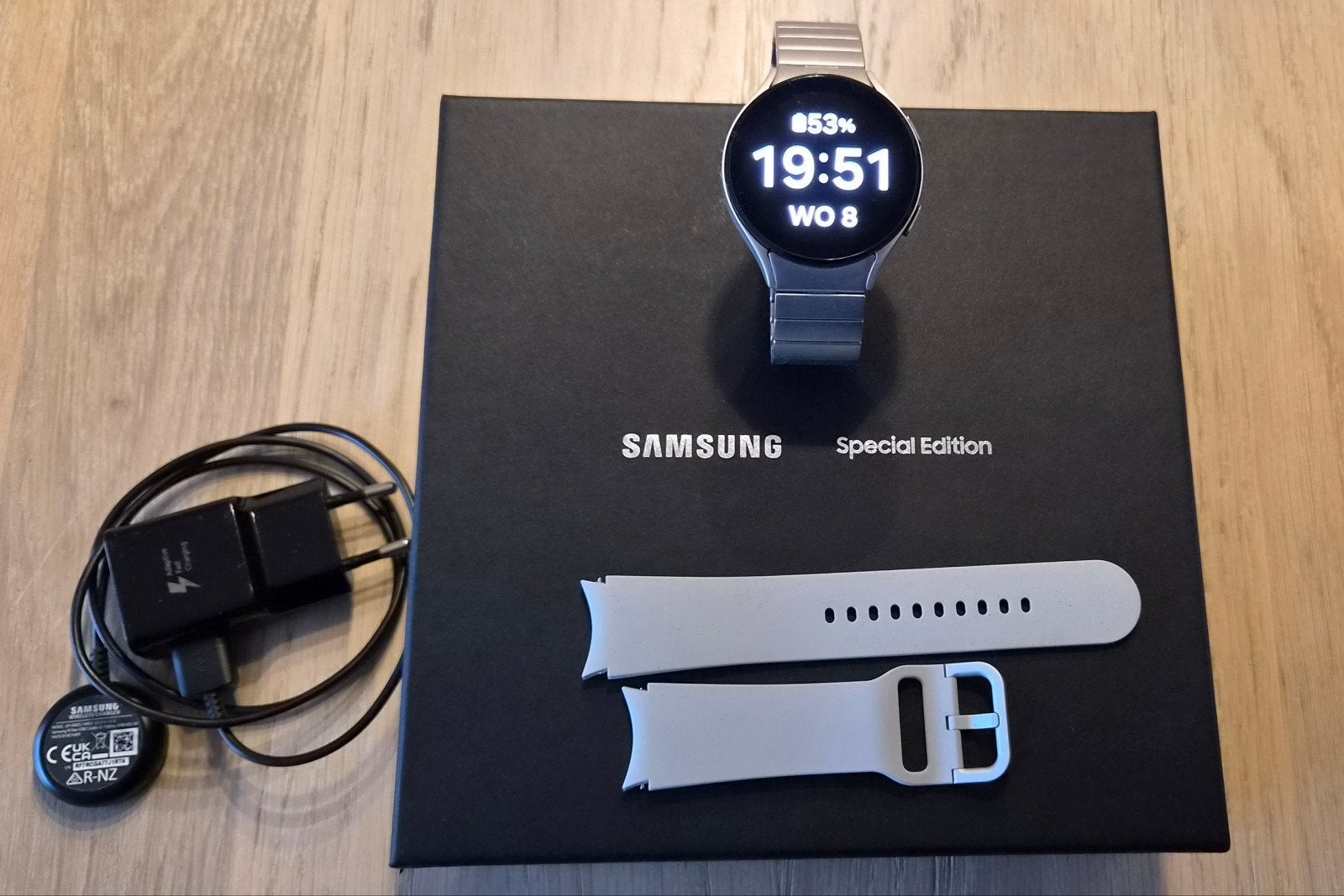 Samsung Galaxy Smart Watch 4 44mm Zilver met extra bandje, GPS, Ophalen of Verzenden, Zo goed als nieuw, Samsung