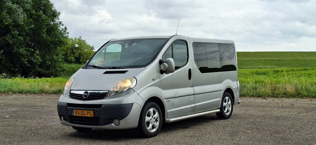 Opel Vivaro 2.5 Cdti Combi Tour 107KW Tecshi 2008 Grijs, Auto's, Opel, Particulier, Vivaro, ABS, Airbags, Airconditioning, Boordcomputer