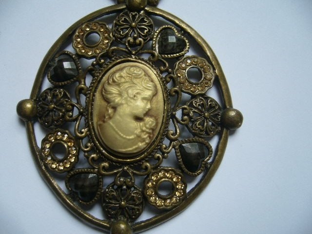 VINTAGE KETTING MET OUDE/ GROTE CAMEE HANGER, Sieraden, Tassen en Uiterlijk, Ophalen of Verzenden, Overige materialen, Ketting