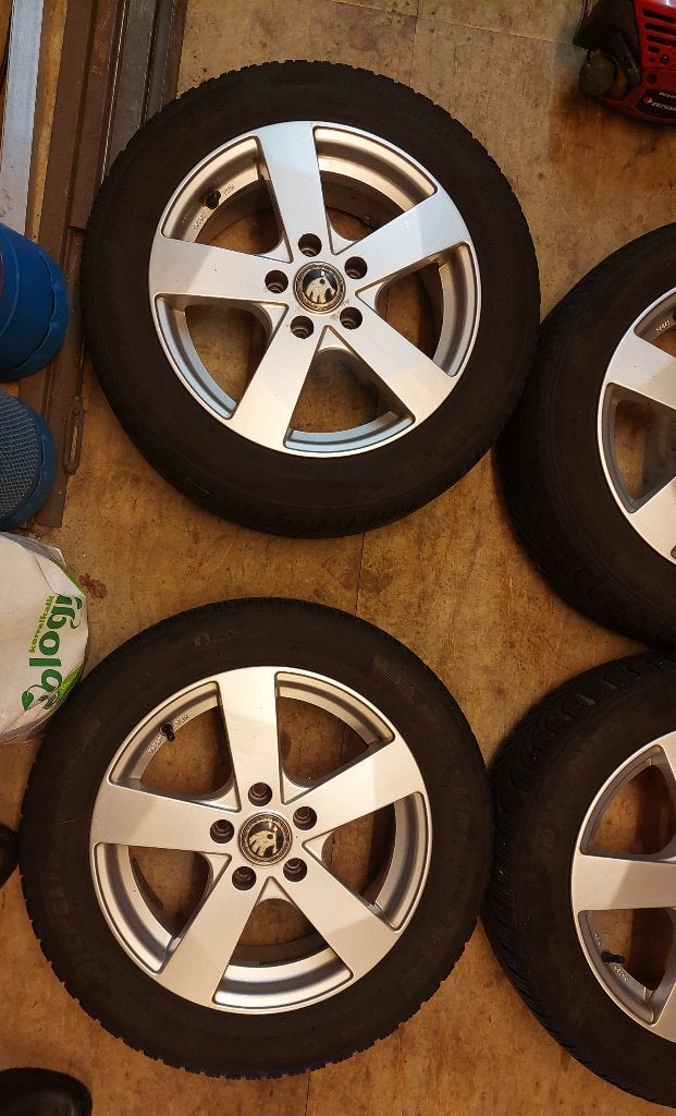 Lichtmetalen velgen met winterbanden 205/55R16, Ophalen, Gebruikt, 16 inch, Banden en Velgen
