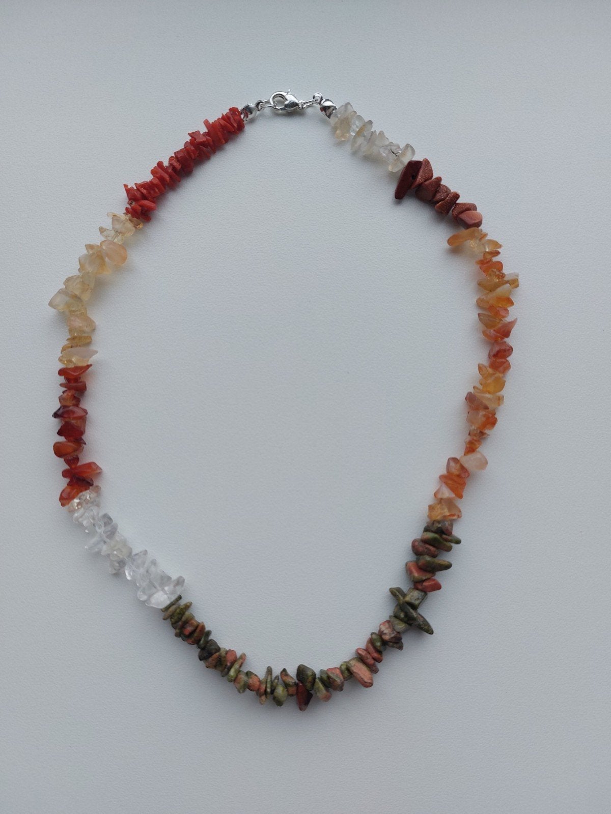 Ketting met veelkleurige edelstenen, Ophalen of Verzenden, Zo goed als nieuw, Overige materialen, Met edelsteen