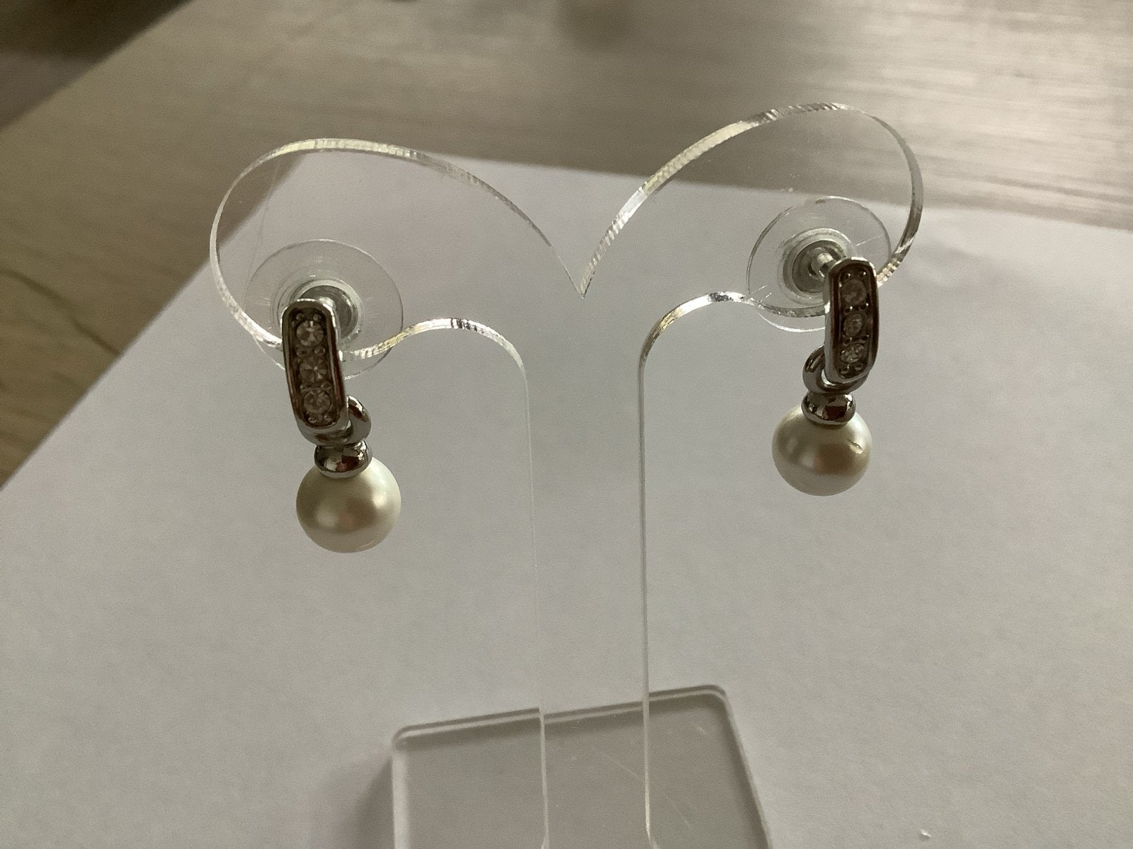 Elegante parel oorbellen met strass, Overige materialen, Hangers, Ophalen of Verzenden, Zo goed als nieuw