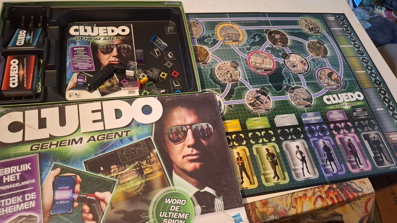 cluedo geheim agent, Hobby en Vrije tijd, Vijf spelers of meer, Ophalen of Verzenden, Zo goed als nieuw, HASBRO