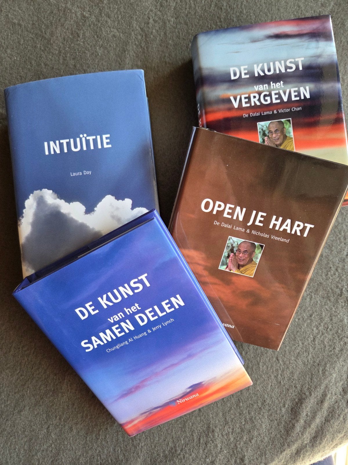 Nirwana set- Dalai Lama, Laura Day, Victor Chan, N. Vreeland, Gelezen, Achtergrond en Informatie, Spiritualiteit algemeen, Ophalen of Verzenden
