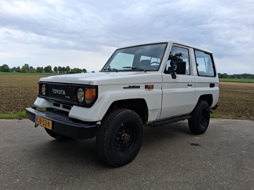 Toyota Land Cruiser LJ70 (1985) – 5-Persoons Geel kenteken, 1644 kg, 4 cilinders, 2000 kg, Wit