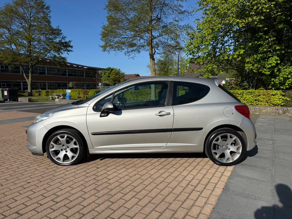 Peugeot 207 1.6 16V 3DRS 2009 Grijs Airco -  Cruise, Voorwielaandrijving, Stof, Zwart, 4 cilinders