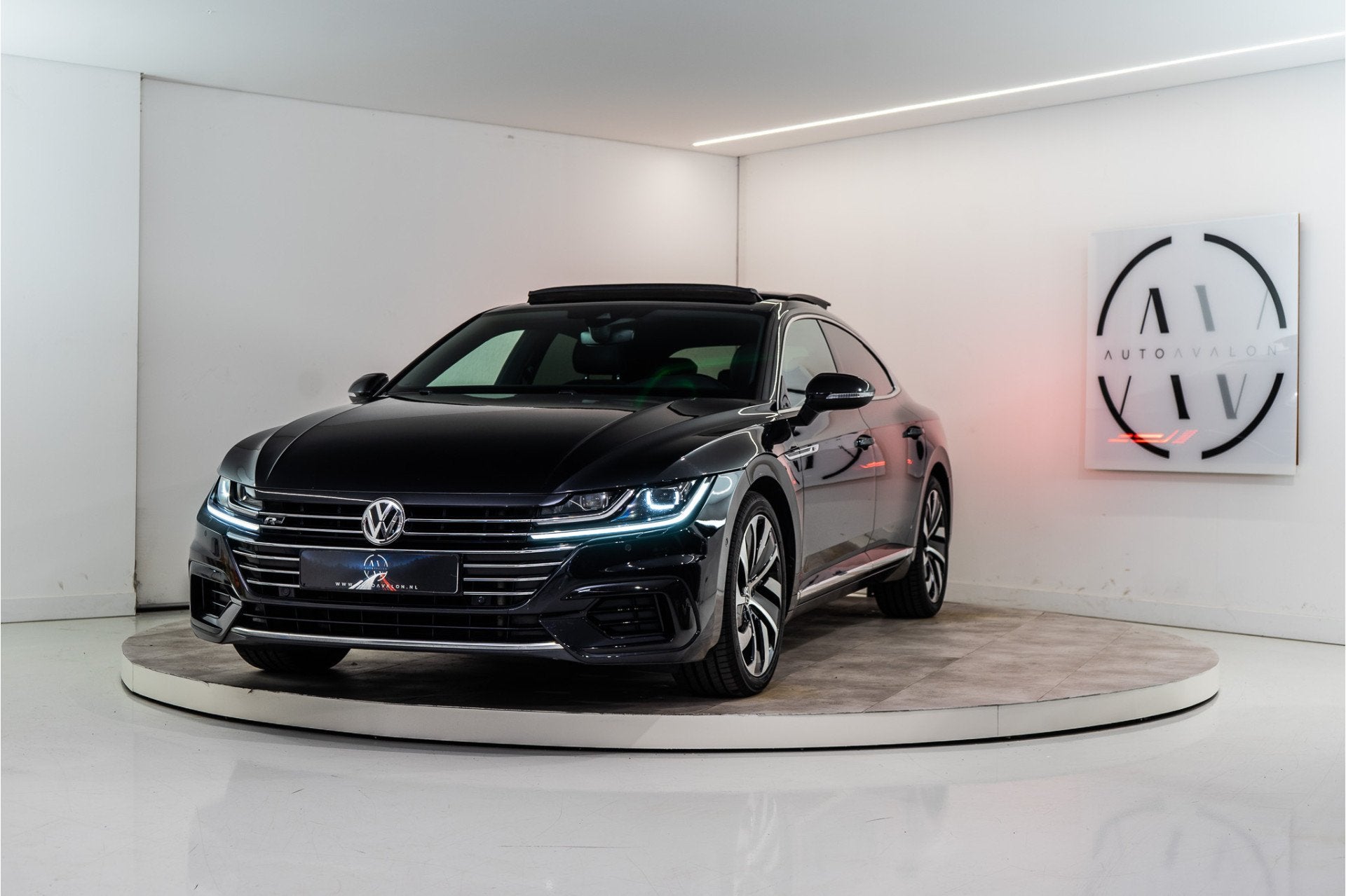 Volkswagen Arteon 2.0 TSI 2x R-Line 191PK | Pano | Discover, Auto's, Dealer onderhouden, Arteon, 1984 cc, Zwart