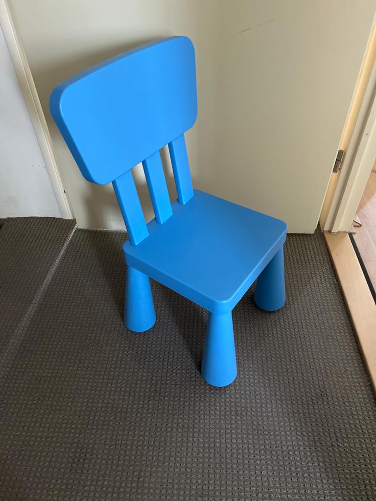 Blauwe kinderstoel - ideaal voor peuters van Ikea, Ophalen, Zo goed als nieuw, Stoel(en)