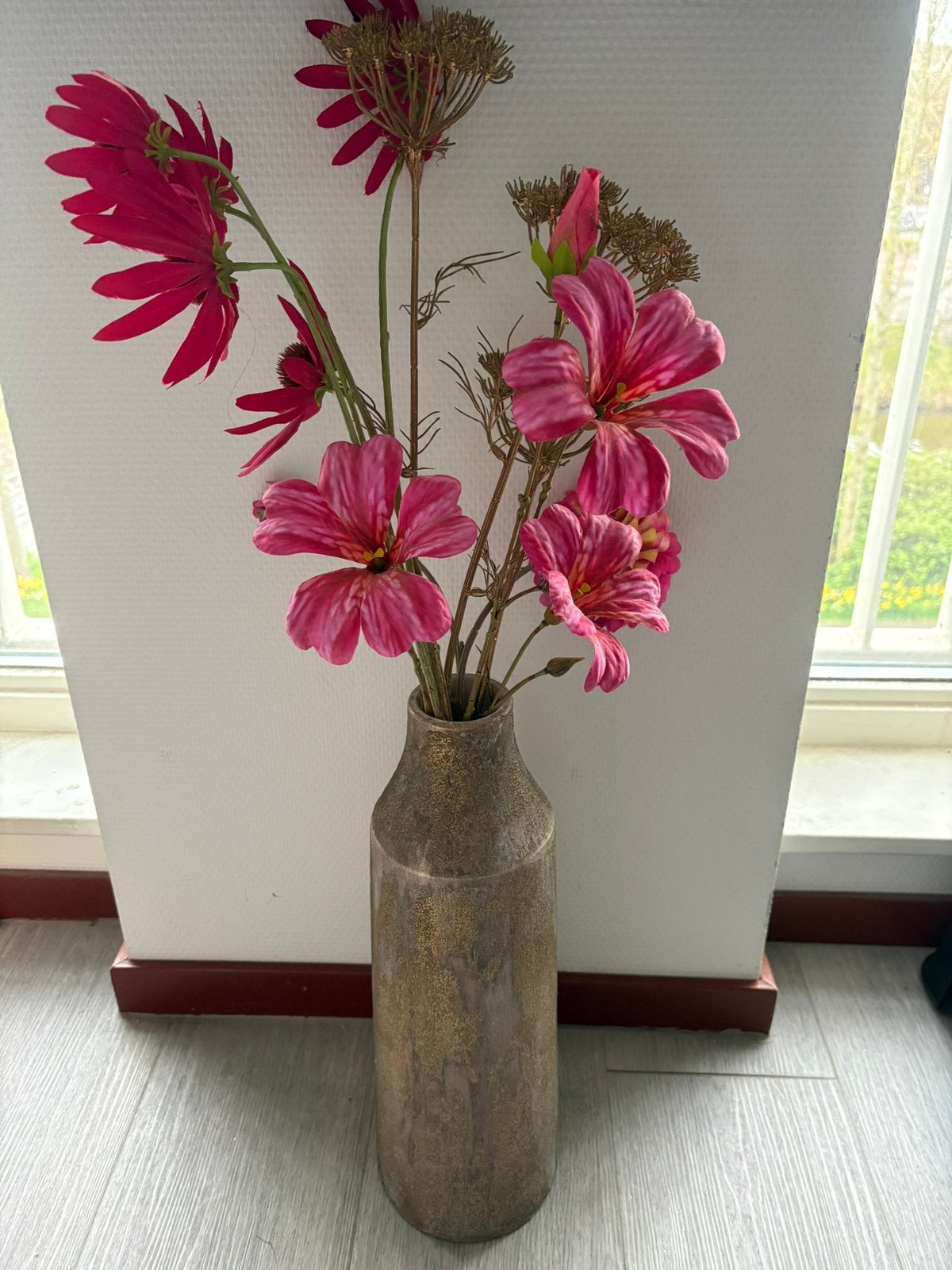 Vaas met Silk-ka bloemen, Huis en Inrichting, Ophalen of Verzenden, Zo goed als nieuw