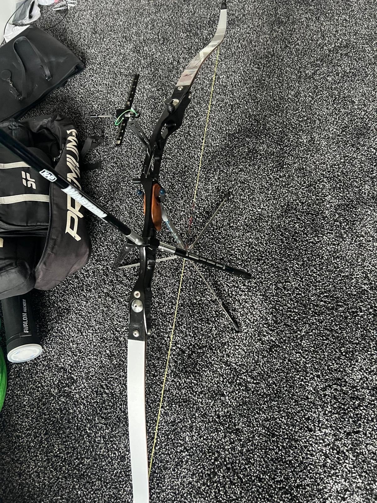 Recurve Boog 30 pond met accessoires (zonder spanband), Ophalen, Gebruikt