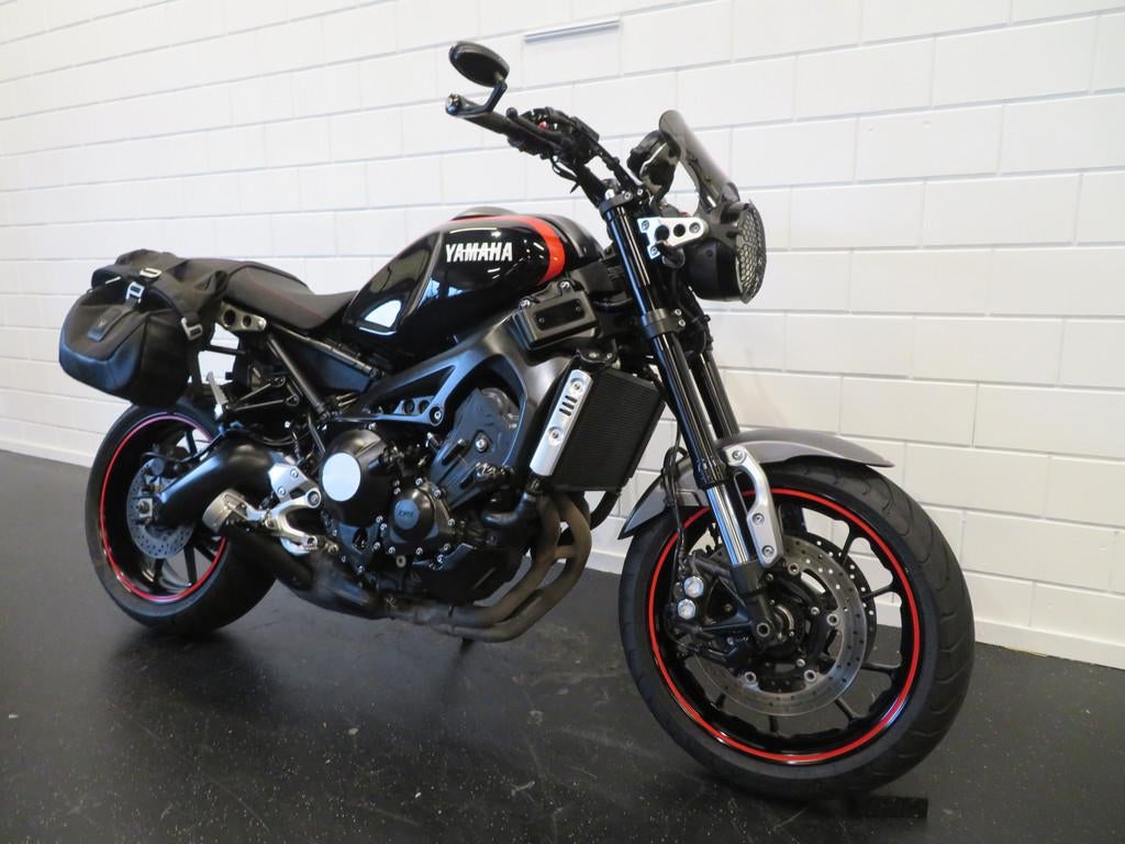 Yamaha XSR 900 XSR900 ABS TASSEN HISTORIE (bj 2021), Bedrijf, 900 cc, Naked bike