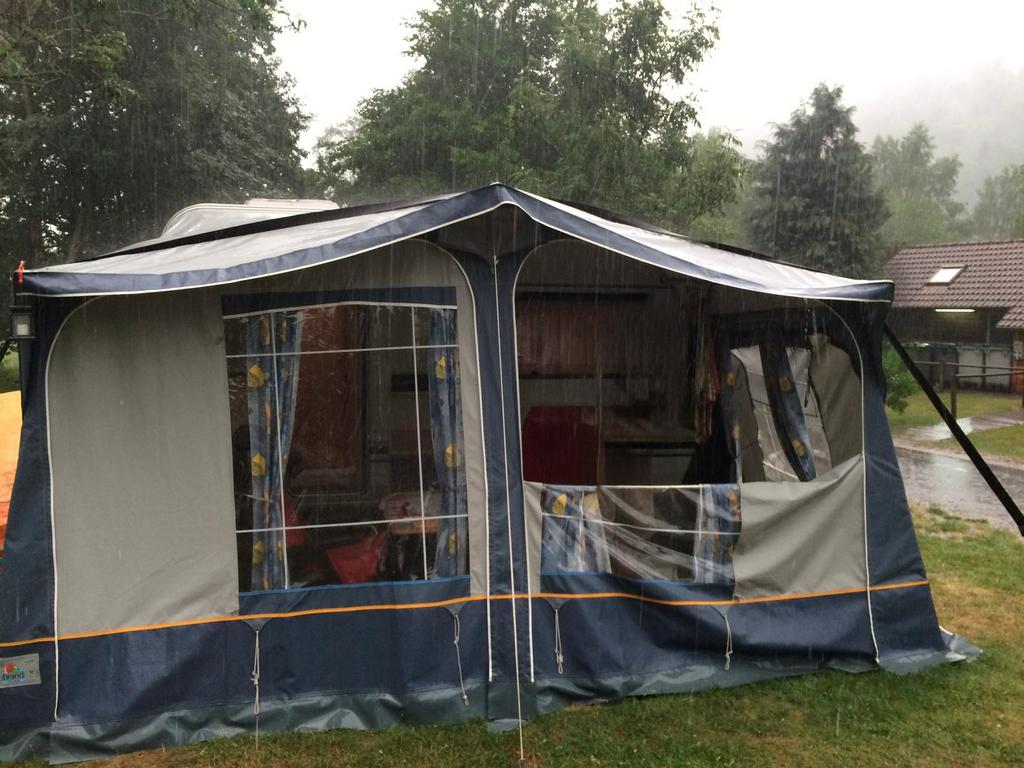 Mooie nette caravan uit 2001, Caravans en Kamperen, Caravans, Rondzit, Particulier, Dethleffs, Tot en met 4