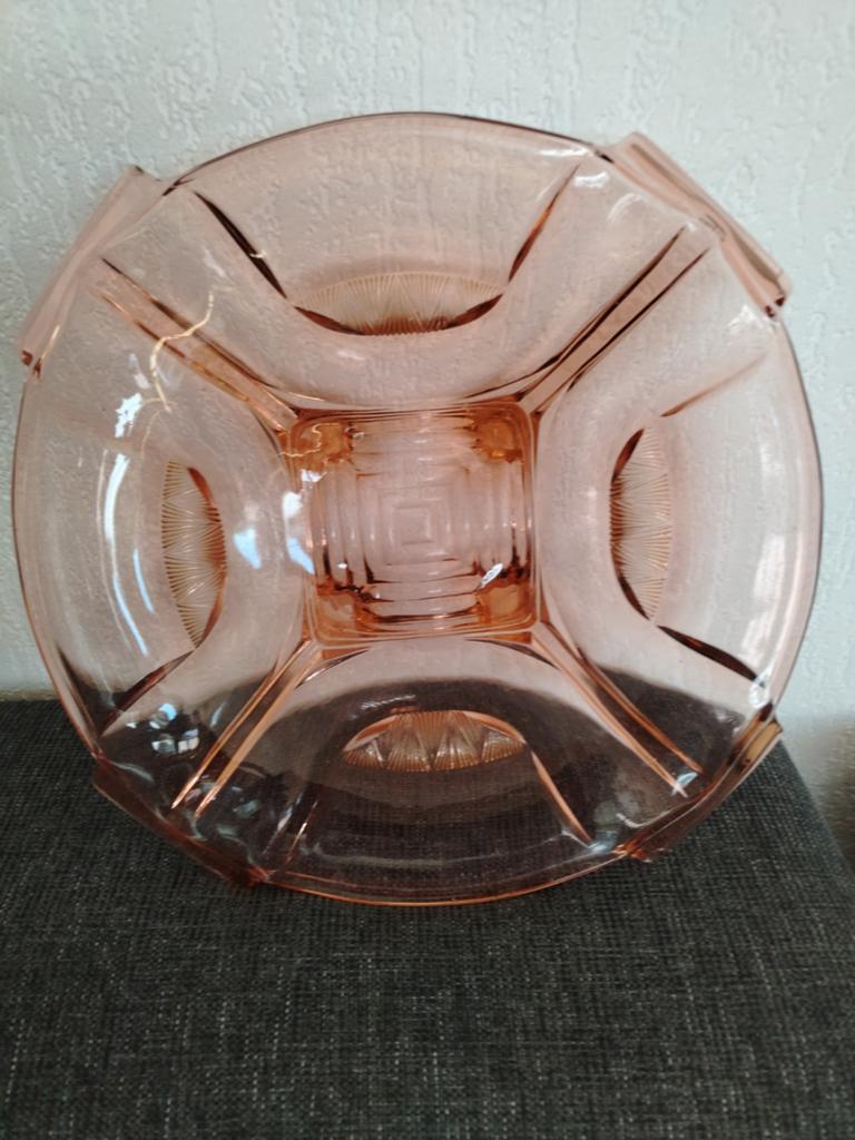 Moot glas Schaal met motiven, Antiek en Kunst, Ophalen of Verzenden